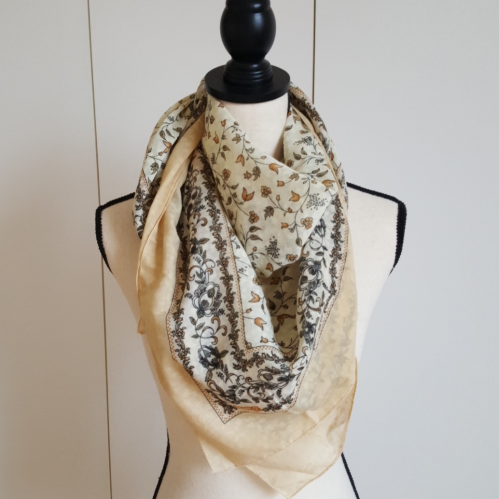 Scarf  NWOT